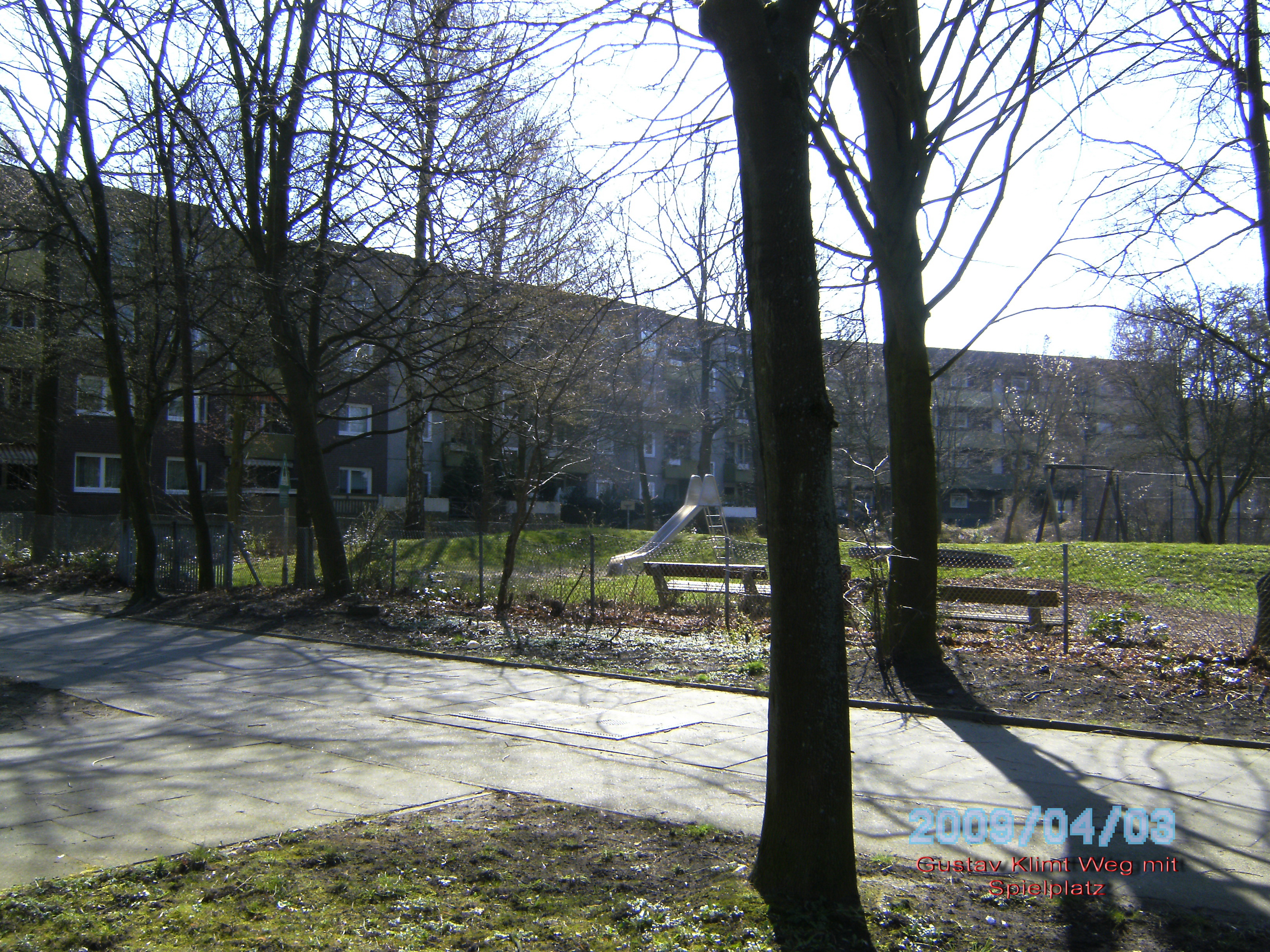 Gustav Klimt Weg mit Spielplatz2009-04-03 10-31-10_0143